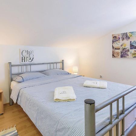 Amazing Apartment In Medulin With Wifi Buitenkant foto