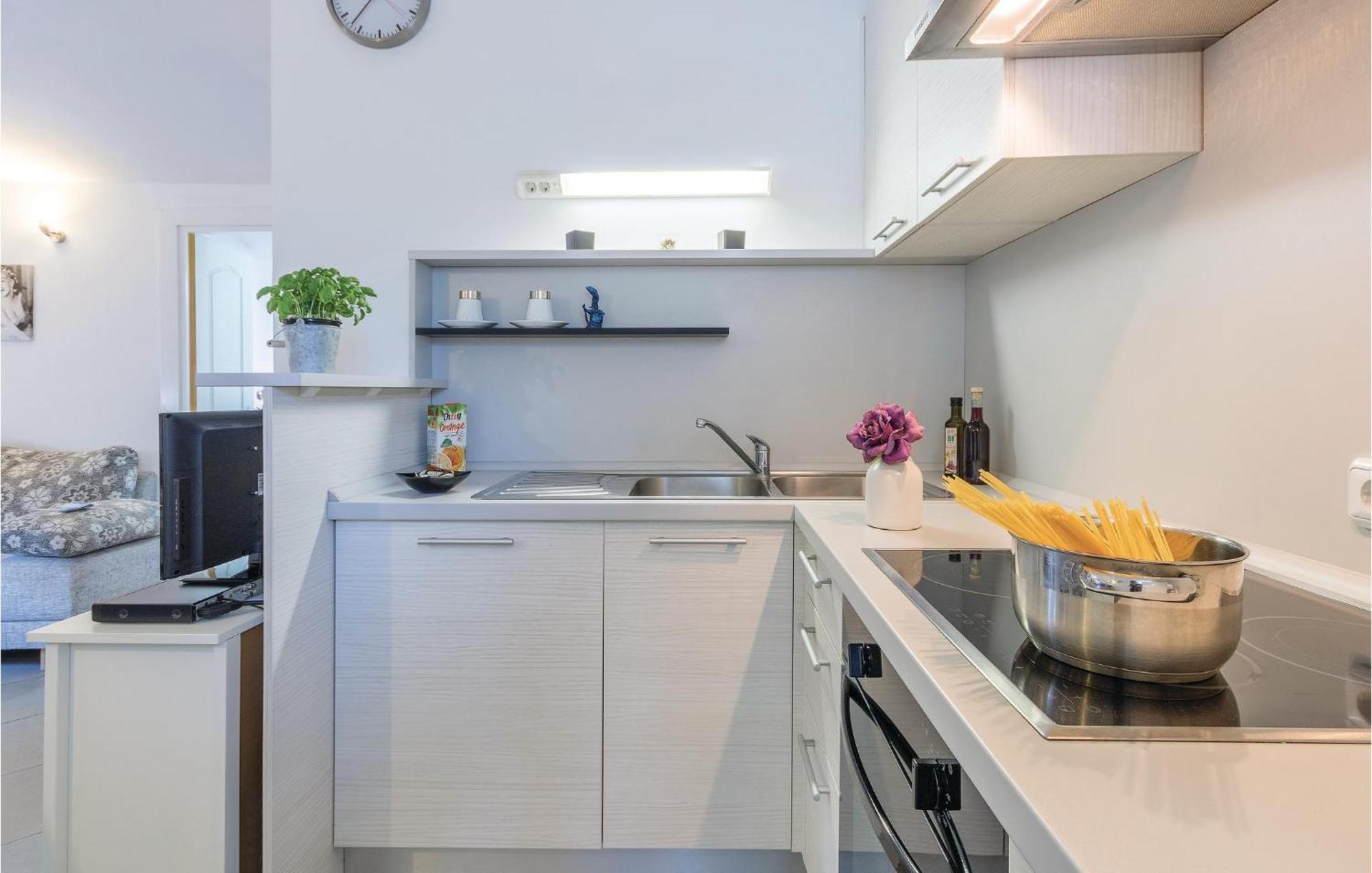 Amazing Apartment In Medulin With Wifi Buitenkant foto